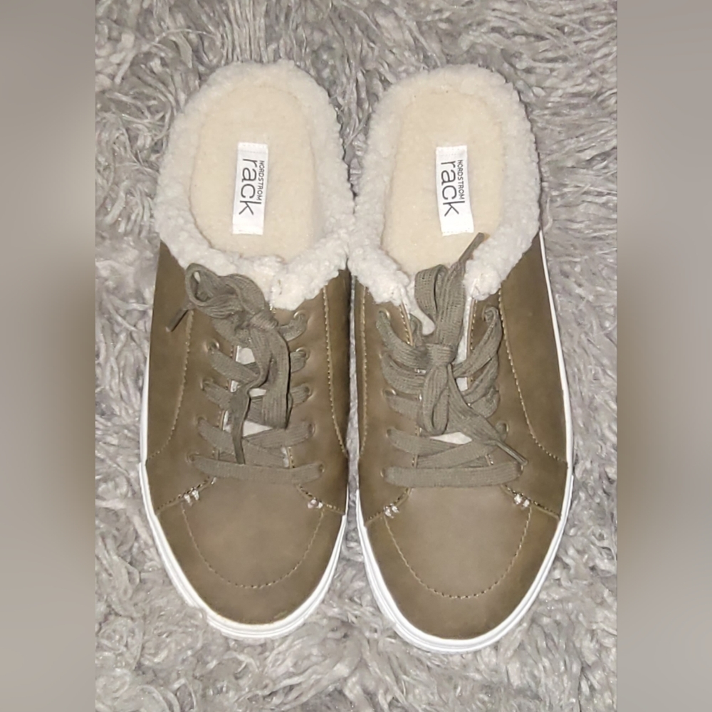 Nordstrom Rack Green Faux Fur Lined Slip On Sneakers Size 8